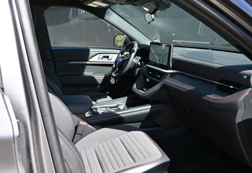2025 Ford Explorer ST-LINE - Photo 17