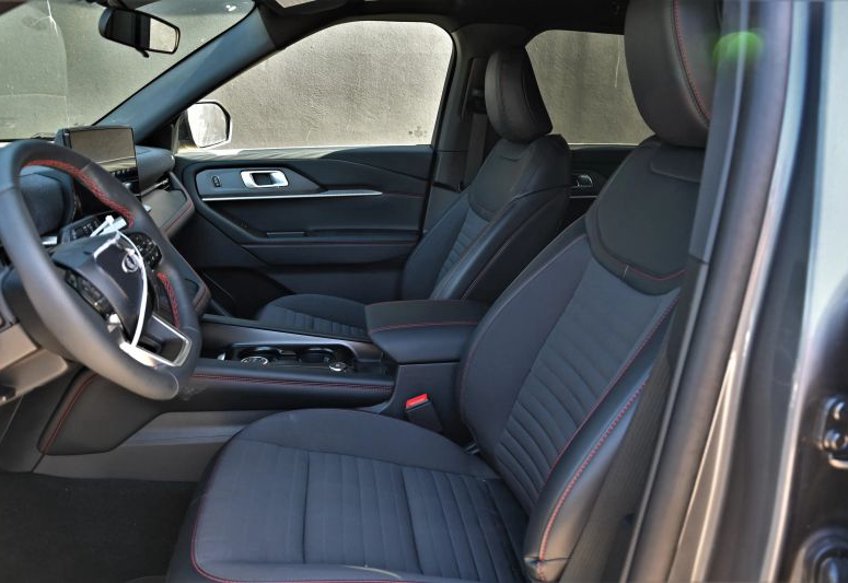 2025 Ford Explorer ST-LINE - Photo 38