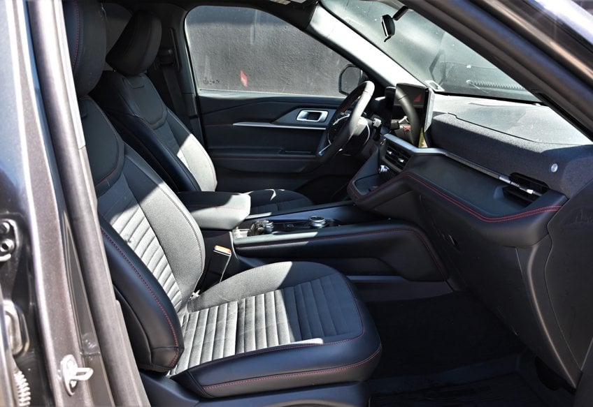 2025 Ford Explorer ST-LINE - Photo 16