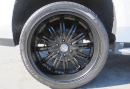 2017 GMC Yukon - Thumbnail 19