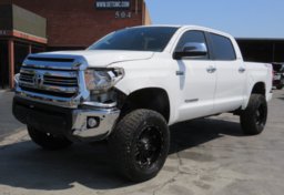 2017 Toyota Tundra 4WD - Thumbnail 3