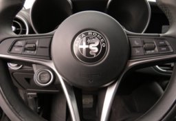 2018 Alfa Romeo Giulia - Thumbnail 30