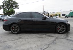 2018 Alfa Romeo Giulia - Thumbnail 5