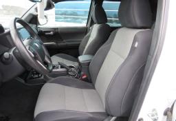 2022 Toyota Tacoma - Thumbnail 32