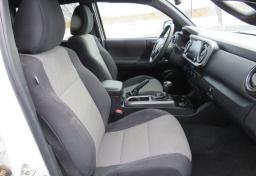 2022 Toyota Tacoma - Thumbnail 31