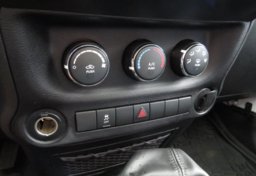 2017 Jeep Wrangler Unlimited - Thumbnail 35