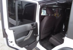 2017 Jeep Wrangler Unlimited - Thumbnail 20