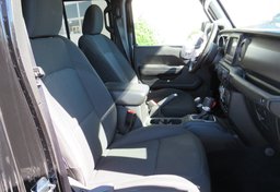 2020 Jeep Gladiator - Thumbnail 25