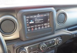 2020 Jeep Gladiator - Thumbnail 33