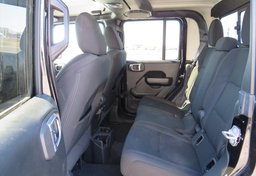 2020 Jeep Gladiator - Thumbnail 28