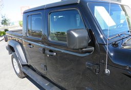 2020 Jeep Gladiator - Thumbnail 11