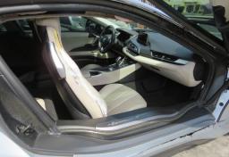 2017 BMW i8 - Thumbnail 23