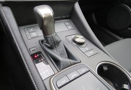 2018 Lexus RC - Thumbnail 32