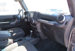 2016 Jeep Wrangler Unlimited - Thumbnail 24