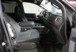 2018 Nissan Titan XD - Thumbnail 25