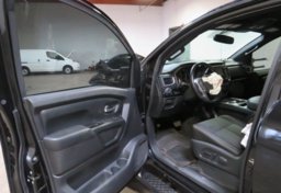 2018 Nissan Titan XD - Thumbnail 20