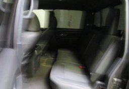 2018 Nissan Titan XD - Thumbnail 28