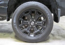 2018 Nissan Titan XD - Thumbnail 15