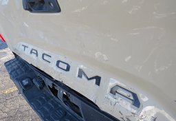 2017 Toyota Tacoma - Thumbnail 20