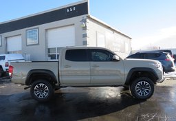 2017 Toyota Tacoma - Thumbnail 9