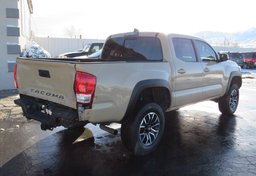 2017 Toyota Tacoma - Thumbnail 8