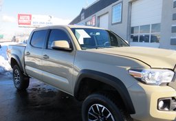 2017 Toyota Tacoma - Thumbnail 12