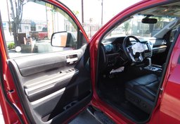 2014 Toyota Tundra 4WD Truck - Thumbnail 22