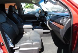 2014 Toyota Tundra 4WD Truck - Thumbnail 27