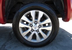 2014 Toyota Tundra 4WD Truck - Thumbnail 16