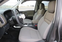 2022 Nissan Frontier - Thumbnail 26