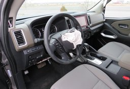 2022 Nissan Frontier - Thumbnail 23