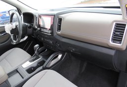 2022 Nissan Frontier - Thumbnail 24