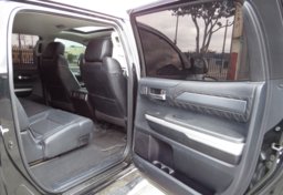 2014 Toyota Tundra 4WD Truck - Thumbnail 24