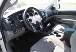 2013 Toyota Tacoma - Thumbnail 21