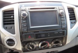 2013 Toyota Tacoma - Thumbnail 33