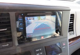 2016 Toyota Sienna - Thumbnail 35