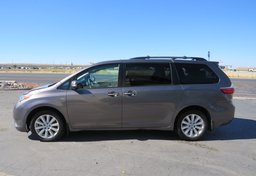 2016 Toyota Sienna - Thumbnail 10