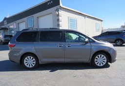 2016 Toyota Sienna - Thumbnail 9