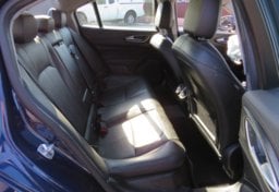 2017 Alfa Romeo Giulia - Thumbnail 28