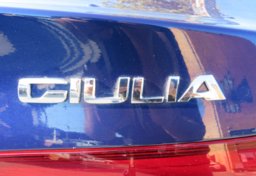 2017 Alfa Romeo Giulia - Thumbnail 18