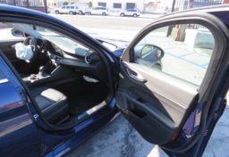 2017 Alfa Romeo Giulia - Thumbnail 20