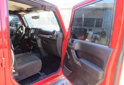 2014 Jeep Wrangler Unlimited - Thumbnail 20