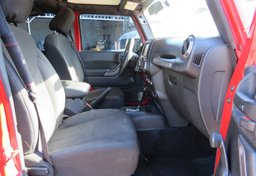 2014 Jeep Wrangler Unlimited - Thumbnail 24