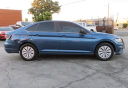 2019 Volkswagen Jetta - Thumbnail 5