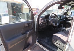 2022 Toyota Tacoma 4WD - Thumbnail 25