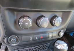 2017 Jeep Wrangler - Thumbnail 32