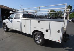 2017 Ram 3500 Chassis Cab - Thumbnail 9