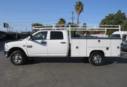 2017 Ram 3500 Chassis Cab - Thumbnail 5