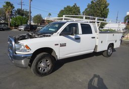 2017 Ram 3500 Chassis Cab - Thumbnail 3