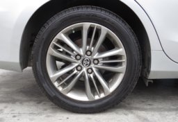 2016 Toyota Camry - Thumbnail 16